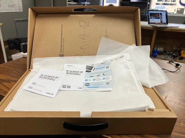 ASUS VivoBook Go 15 E1504G 15.6" (Intel i3-N305, 8GB RAM, 128GB SSD) Windows 11 - Image 3 of 4