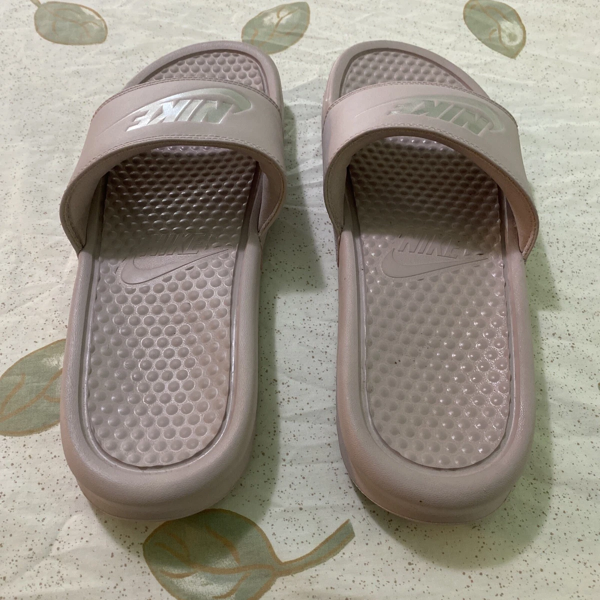 Womens nike flip hotsell flops size 9