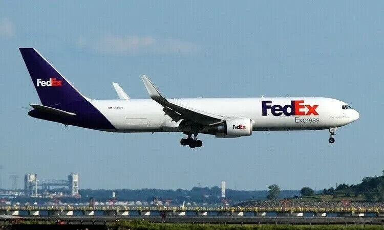 1:400 Phoenix FedEx BOEING 767-300ER Aircraft Diecast