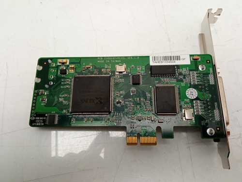 Moxa C32010T/PCIEL 32 port RS-232/422 PCIe Express Card - Afbeelding 2 van 4