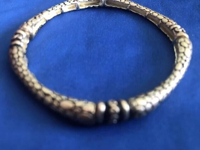 Dos pulseras elásticas metálicas con adornos Foto 3 de 4