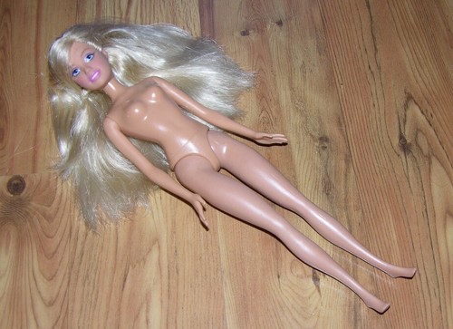 Bambola Barbie Belly Button 2005 bionda chiara clic ginocchia ottime condizioni - Foto 10 di 10