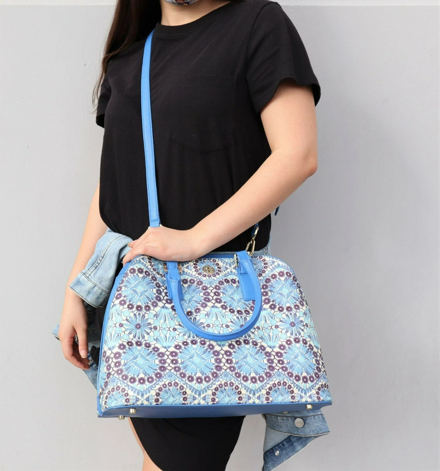 Borsa Tory Burch Robinson stampata triangolo blu nuova con etichetta