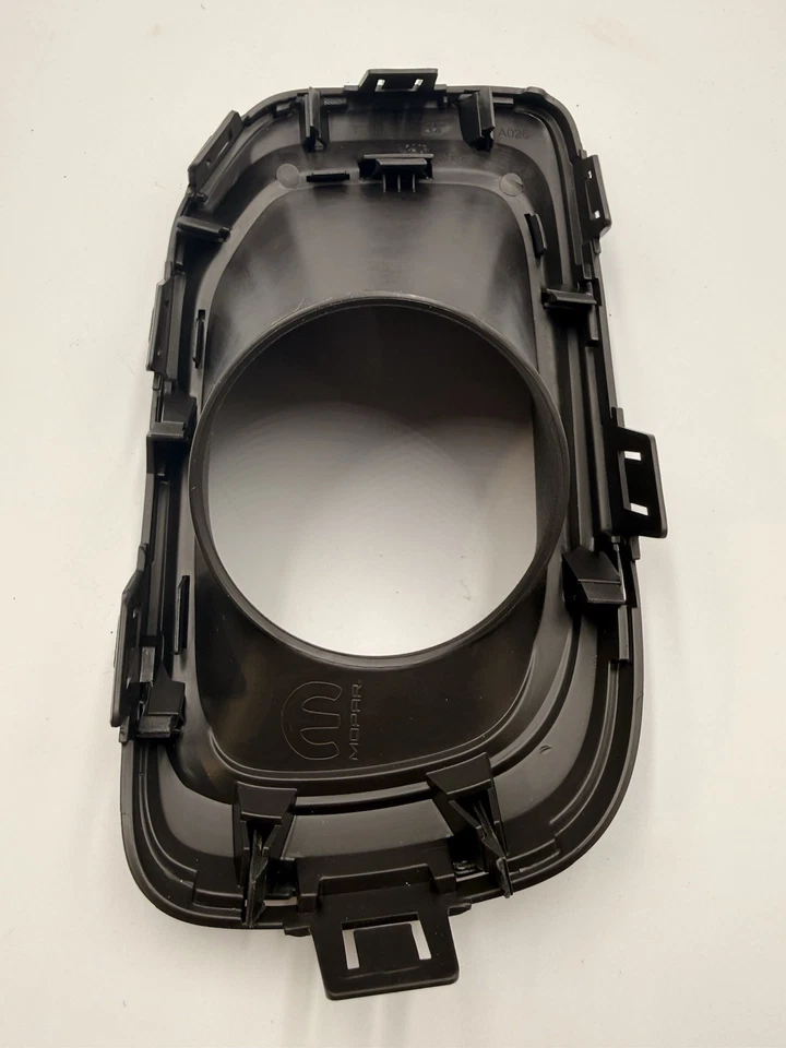 2015-2018 JEEP RENEGADE OEM FRONT LEFT  FOG LIGHT COVER TRIM PANEL 735585013 Foto 3 de 3