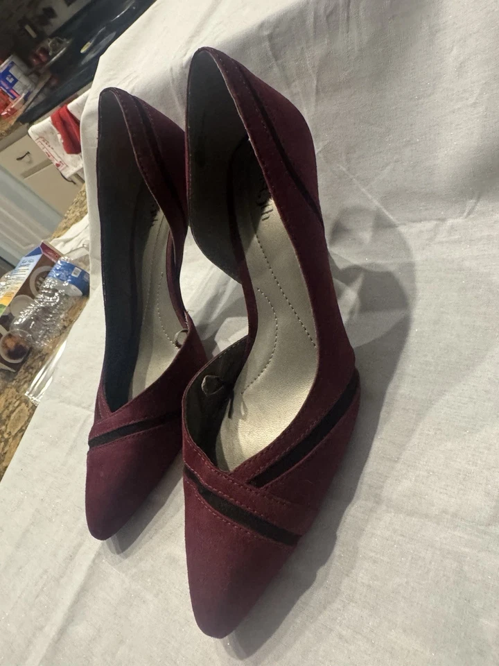 Sexy East 5th Denny Merlot Negro Punta Tacones Zapatos de salón Talla 6.5 Foto 2 de 4