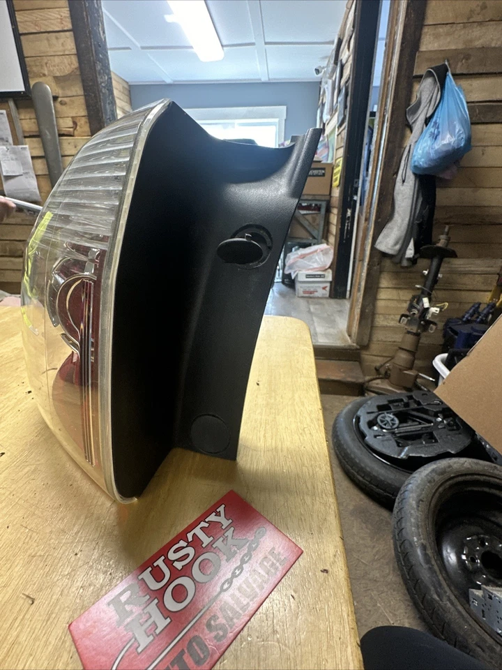 GMC Acadia 2007-2012 lado del conductor izquierdo OEM LED luz trasera 25954937 Foto 3 de 4