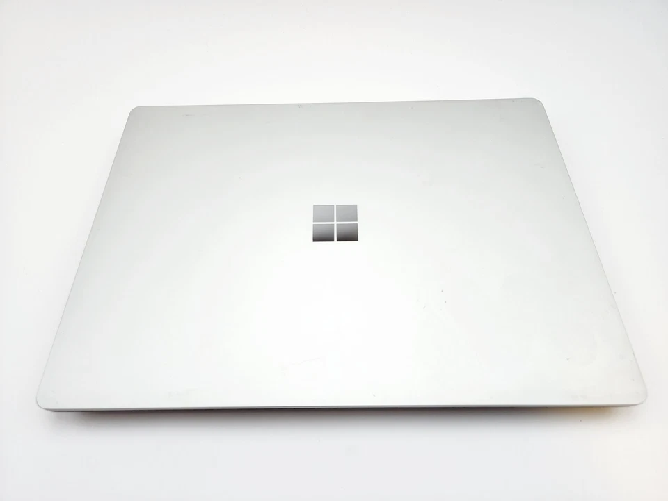 Poor Microsoft Surface Laptop 1769 13.5" i5 7th Touchscreen 8GB 256GB SSD Silver - Image 3 of 4