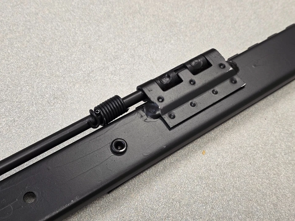 BONITO RIEL DESLIZANTE DE BLOQUEO DE ASIENTO DEL CONDUCTOR EXTERIOR ORIGINAL USADO PORSCHE 911 912E 930 Foto 3 de 4