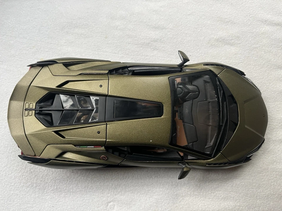 Burago Lamborghini Sian FKP 37 1:18 Scale Diecast Car - Image 3 of 4