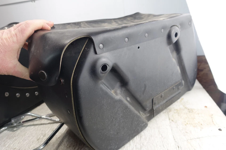 ALFORJAS ABATIBLES DE CUERO SUZUKI BOULEVARD 05-23 VL800 C50 990A0-77044 Foto 4 de 4