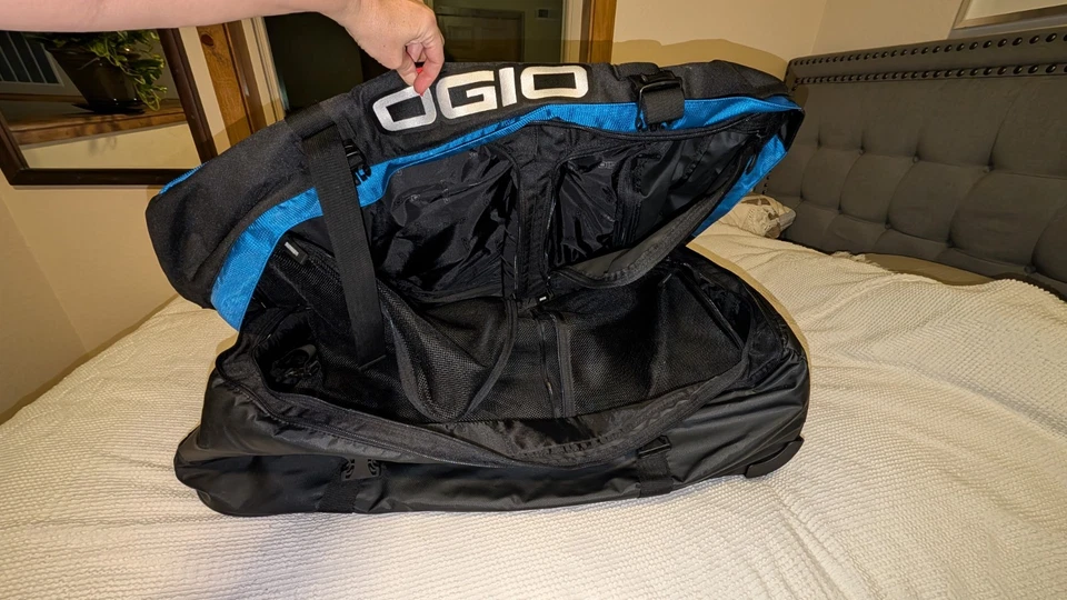 Ogio Layover Blue Wheeled Rolling Suitcase/Luggage/Carry-On - New Pepsi Travel - Image 4 of 4