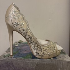 Badgley Mischka Valentina Embellished Peep Toe Stiletto Heels in Ivory size 10