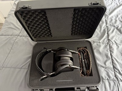 Audeze LCD-5 Reference Planar Magnetic Headphones Excellent Condition