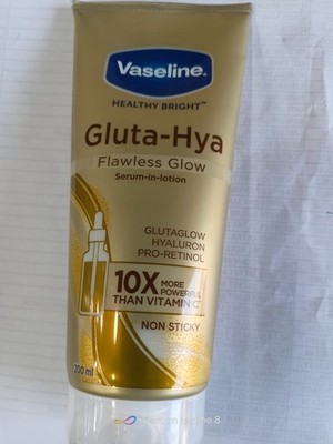 Vaseline Gluta-Hya Flawless Glow Lotion für Gesicht & Körper, hellere Haut...