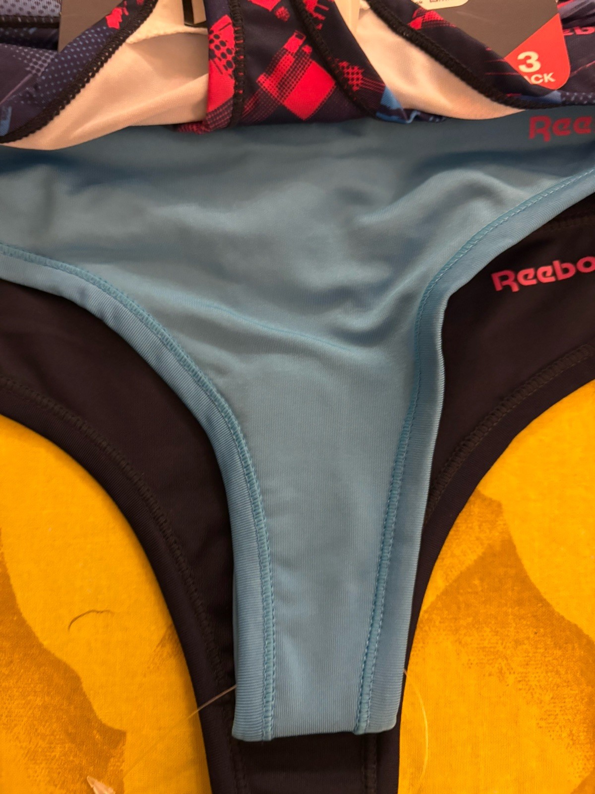 Ladies Thong Pants Size XS From Reebok BNWT thumbnail 4