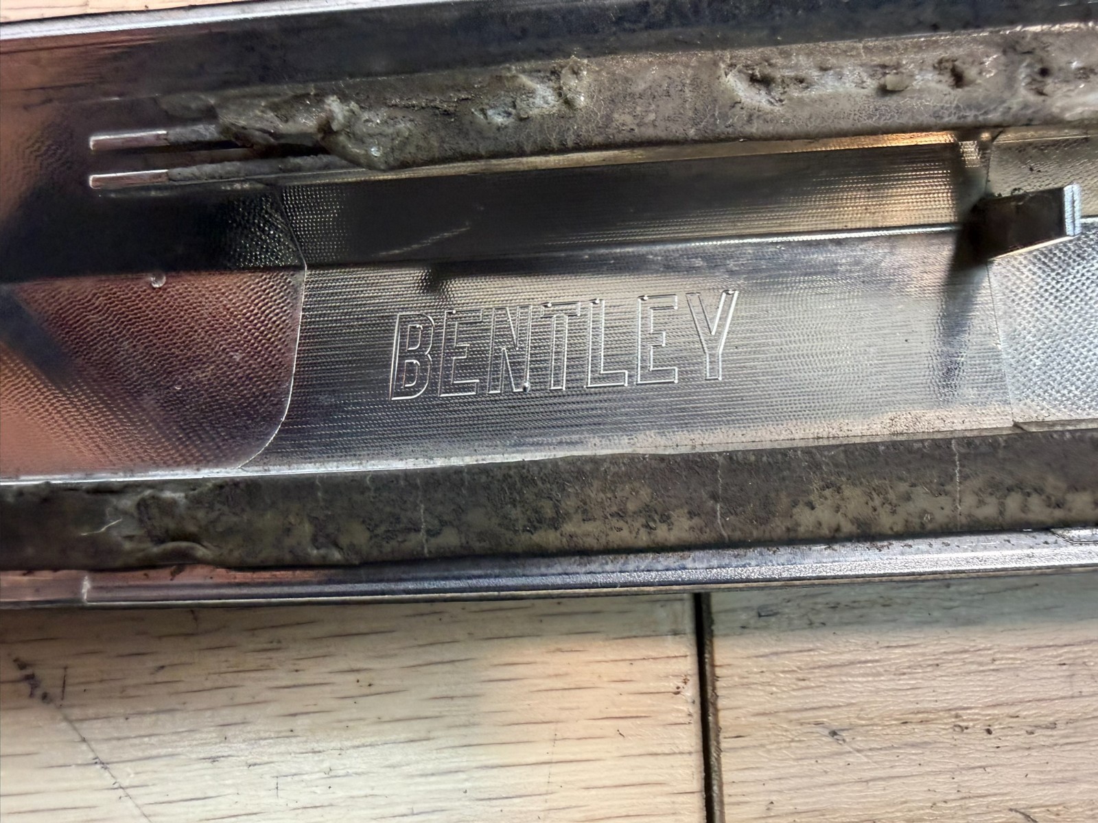 2013 BENTLEY GT COUPE OEM REAR LEFT QUARTER MOLDING TRIM 3W8853535AA