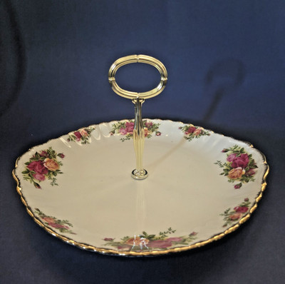 MCM 1962 Royal Albert England Old Country Roses Handled Tidbit Sandwich Tray