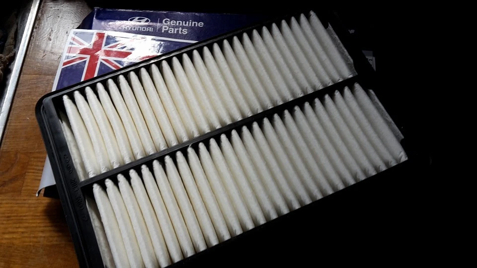 FILTRO DE AIRE HYUNDAI SONATA GENUINO HYUNDAI 2.0 2.2 litros TCI 2006 en 281133K100 Foto 3 de 4