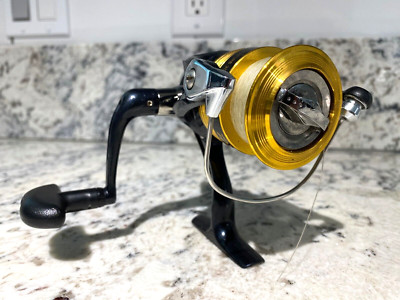 DAIWA SWEEPFIRE 3000 2B Spinning Reel Fishing Classic Brand DAIWA SWEEPFIRE 3000 2B Spinning Reel Fishing Classic Brand