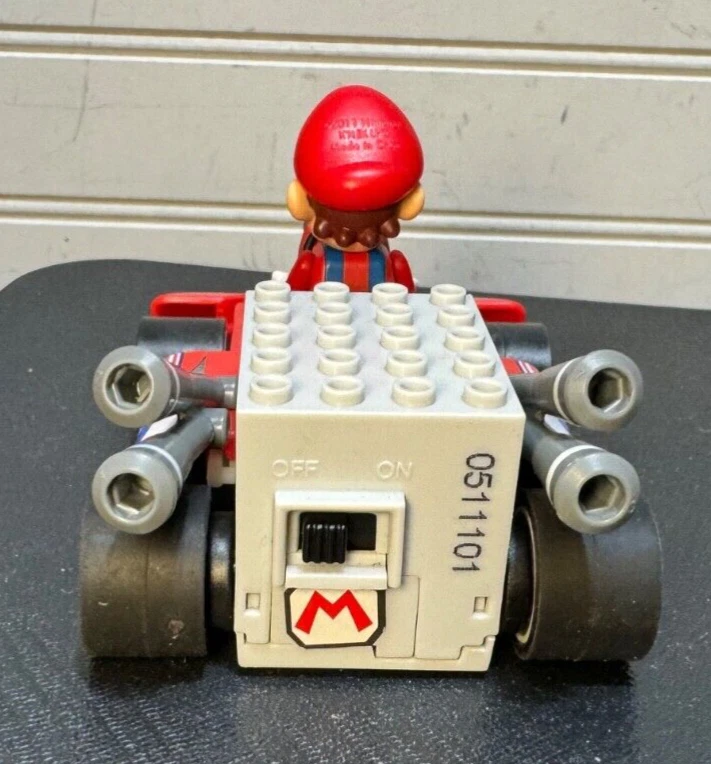 K'Nex Mario Kart Motorized Car and figure (lot b) - Image 4 of 4