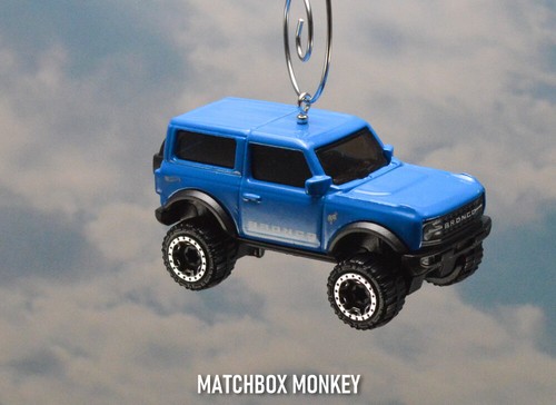 2020 NEW Ford Bronco 4x4 Truck Christmas Tree Ornament 1/64 Emblem Adorno SUV - Picture 6 of 12