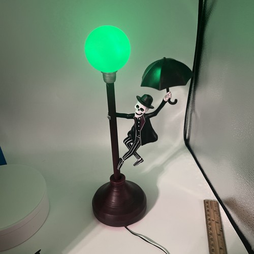 Tekky Halloween Skeleton Dancing On A Lamppost With Umbrella Musical Animated - Picture 18 of 21