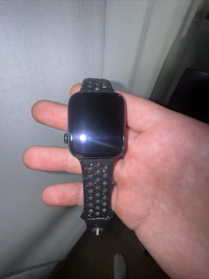 Apple Watch SE (3rd generation), foto 1 di 5