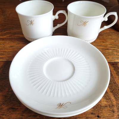 VTG Pair of Gold Initial M Porcelain Teacups & saucers Narumi Bone China Japan
