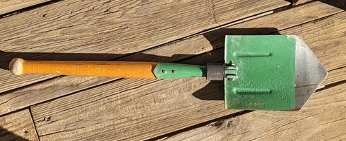 Vintage WW 2 EUROPEAN ARMED FORCES FOLDING  SHOVEL Camping Romania Military