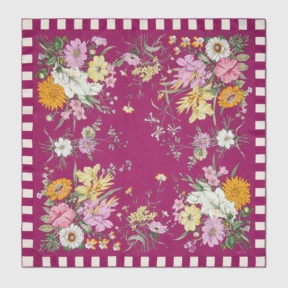 Foulard carré Gucci piano jardin floral 100% soie 90 x 90 neuf dans sa boîte