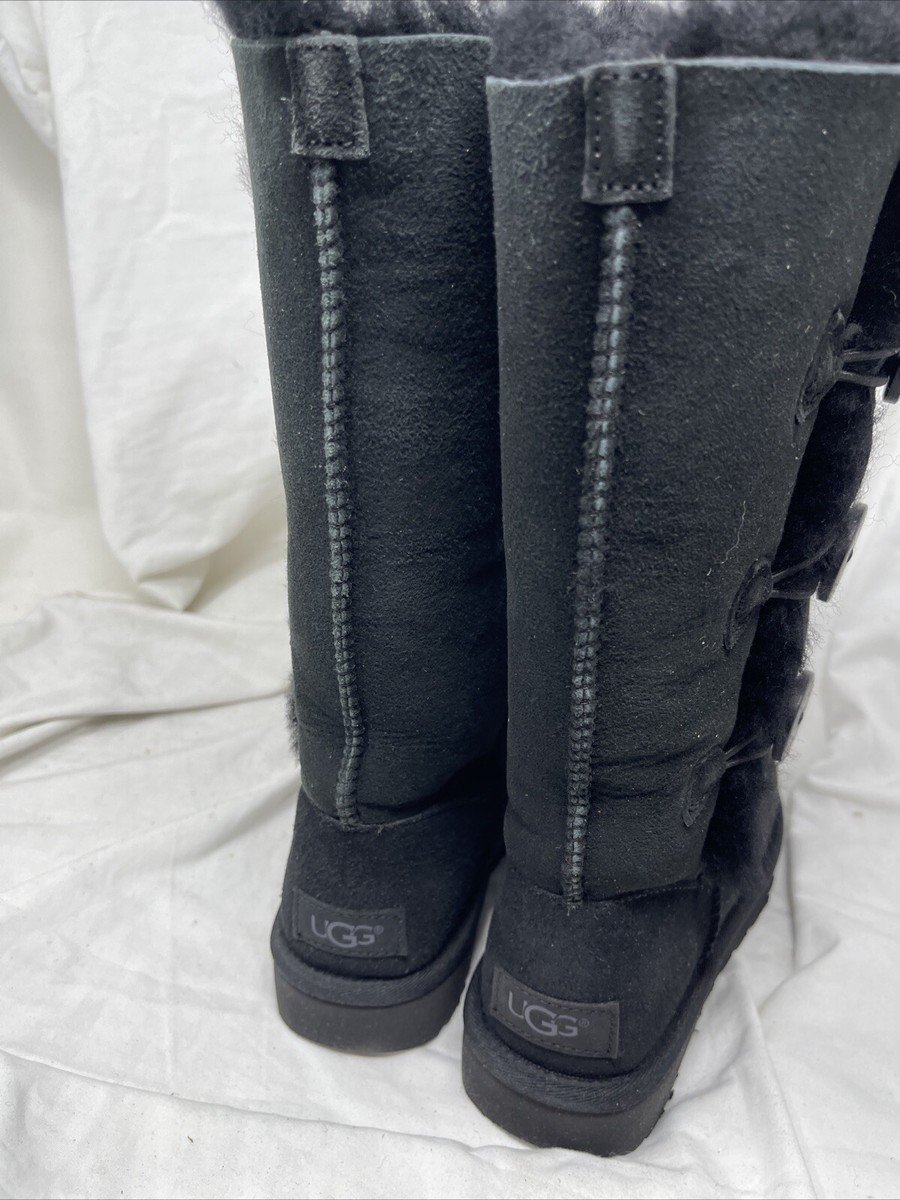 UGG Australia Bailey Button Triplet II BLK Suede Boot S/n 1016227