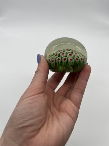 Pisapapeles Millefiori de vidrio artístico sin firmar pequeño verde rojo blanco - Imagen 3 de 5