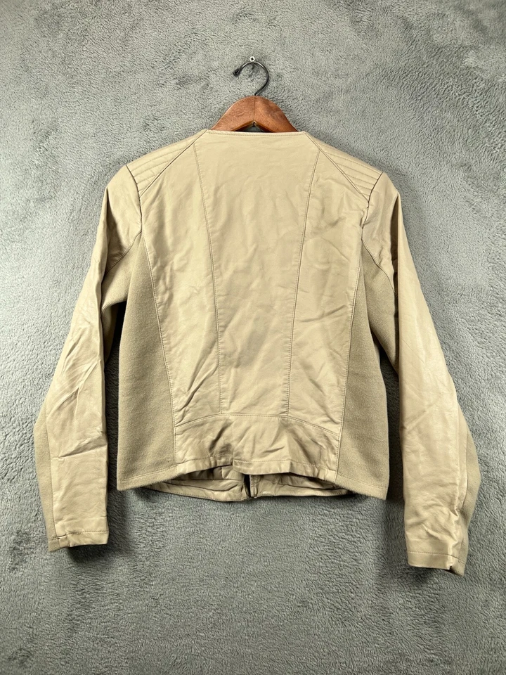 Chaqueta de moto Calvin Klein de cuero sintético beige para mujer pequeña chaqueta de moto caqui Foto 4 de 4