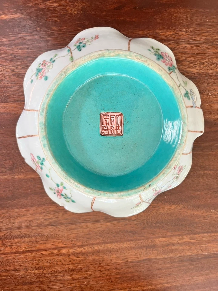 Antiguo cuenco chino Famille Rose “Insectos y flores” – Período Tongzhi 1862-1874 Foto 2 de 4