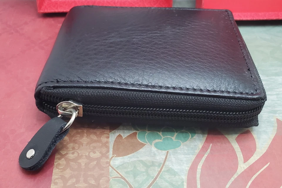 Swiss Marshall RFID Blocking Premium Leather Security Zippered Bifold Black  - Image 3 of 4