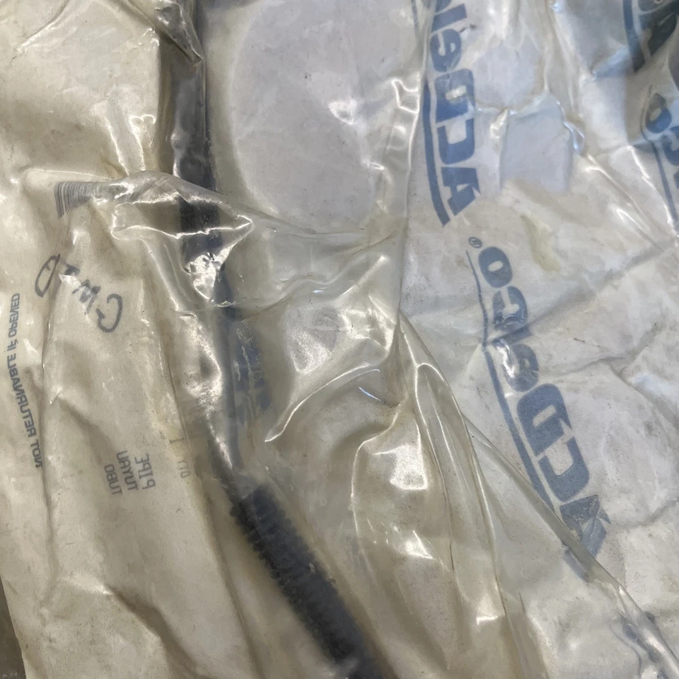 Línea superior del enfriador de aceite de transmisión ACDelco 10269712 nuevo para Chevy Impala OEM Foto 4 de 4