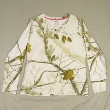 Realtree AP HD Camoflauge Shirt Womens Size XL Long Sleeve V-Neck White Green