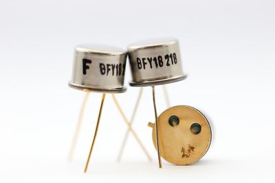 BFY18 GOLD TRANSISTOR NOS (New Old Stock) 1PC C350U26F290514