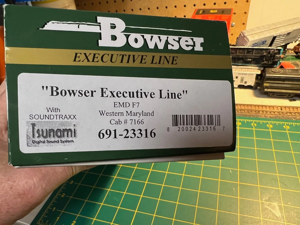 Bowser #691-23316 EMD F7A Western Maryland #7166 Executive Line DCC/Sound OB - Image 3 of 4