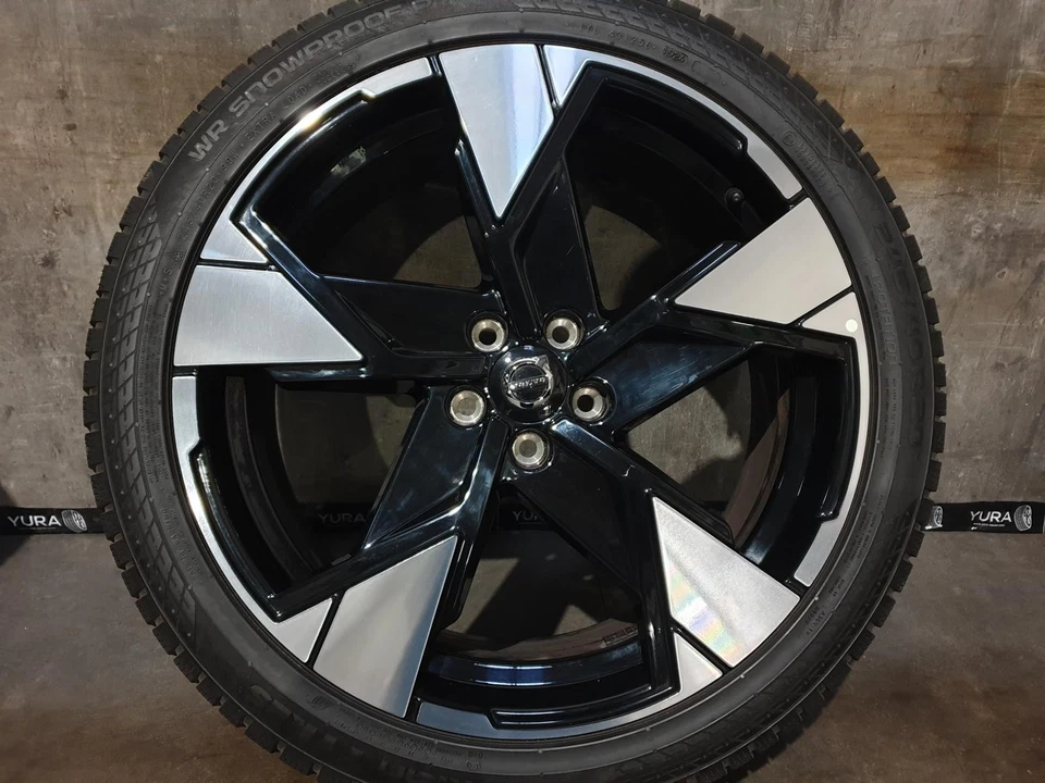 Original Volvo EX30 Alufelgen Winterreifen 245/40 R 20 2024 Nokian 80000289 - Bild 4 von 4