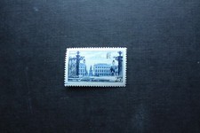 Variété timbre  822 Place Stanislas trace d'essuyage de 1948 neuf**