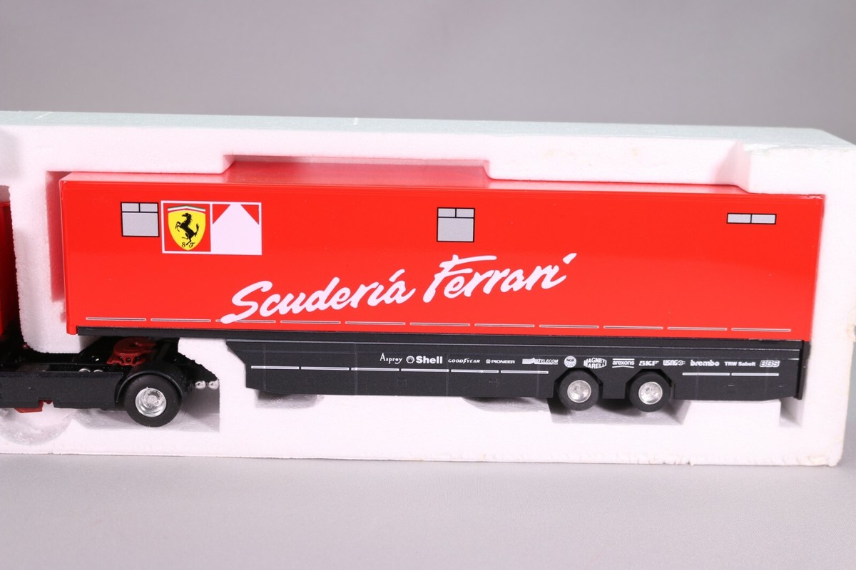 Eligor 1/43 Scuderia Ferrari transporteur Stralis Iveco 2006