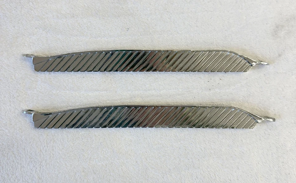 Nuevo de Lote Antiguo MoPar 1960 Dodge Polara Matador Cuarto Panel Inserciones PAR Borde Cromado Foto 4 de 4