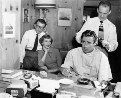 Deborah Kerr and American actor Robert Walker watch their co-st - Old Photo