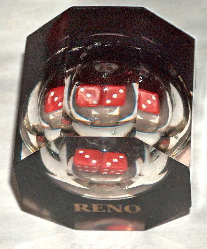 Reno Biggest Petit Ville IN The World Bureau Résine Roll Dés Bulle Presse-Papier - Photo 3/3
