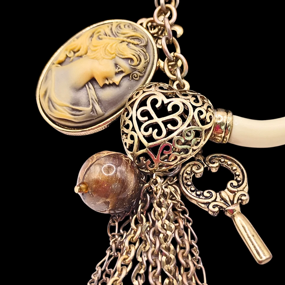 De Colección Mujeres Chapado en Oro Dije Collar Corazón Llave Camafeo Flor de Lis Largo Steampunk Foto 2 de 4