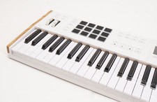 Arturia KeyLab Mk3 61 Keyboard Controller (Wh...