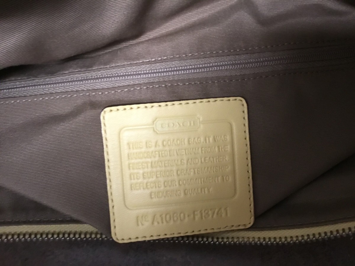 Rare COACH F13741 Soho pulley Ted Signature YELLOW Shoulder Rare COACH F13741 Soho pulley Ted Signature YELLOW Shoulder