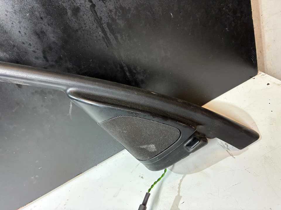 Panel de embellecimiento del marco de la ventana delantera izquierda 7069223 06-12 BMW E90 325i 330i 328i Foto 3 de 4