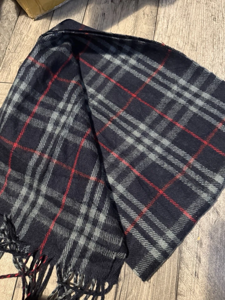 Burberry of London Vintage 100% Lambswool Nova Check Scarf Navy Blue - Image 2 of 3